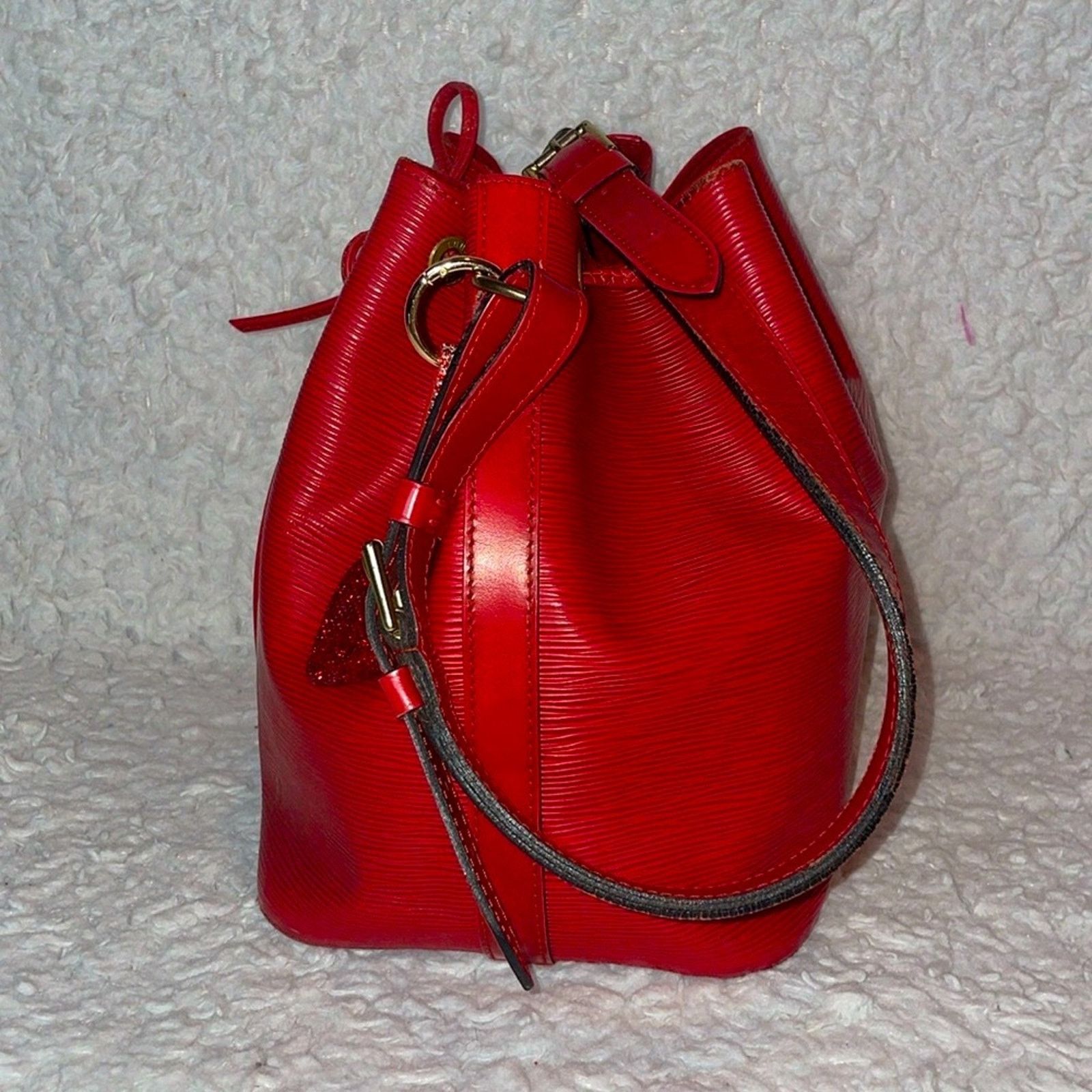 Louis Vuitton Louis Vuitton Petite Noe Red Epi Bucket Bag Size ONE SIZE - 5 Thumbnail