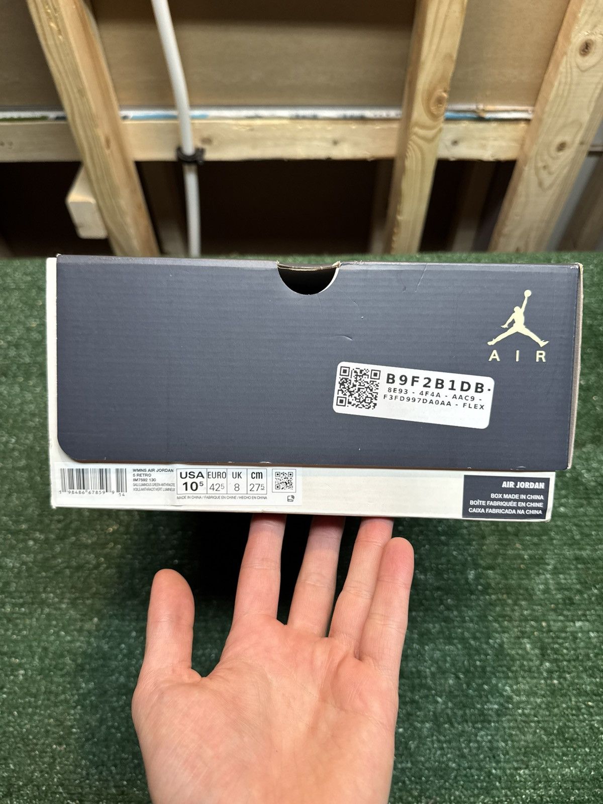 Jordan Brand Jordan Retro 5 Luminous Green Size 9M Size US 9 / EU 42 - 13 Thumbnail