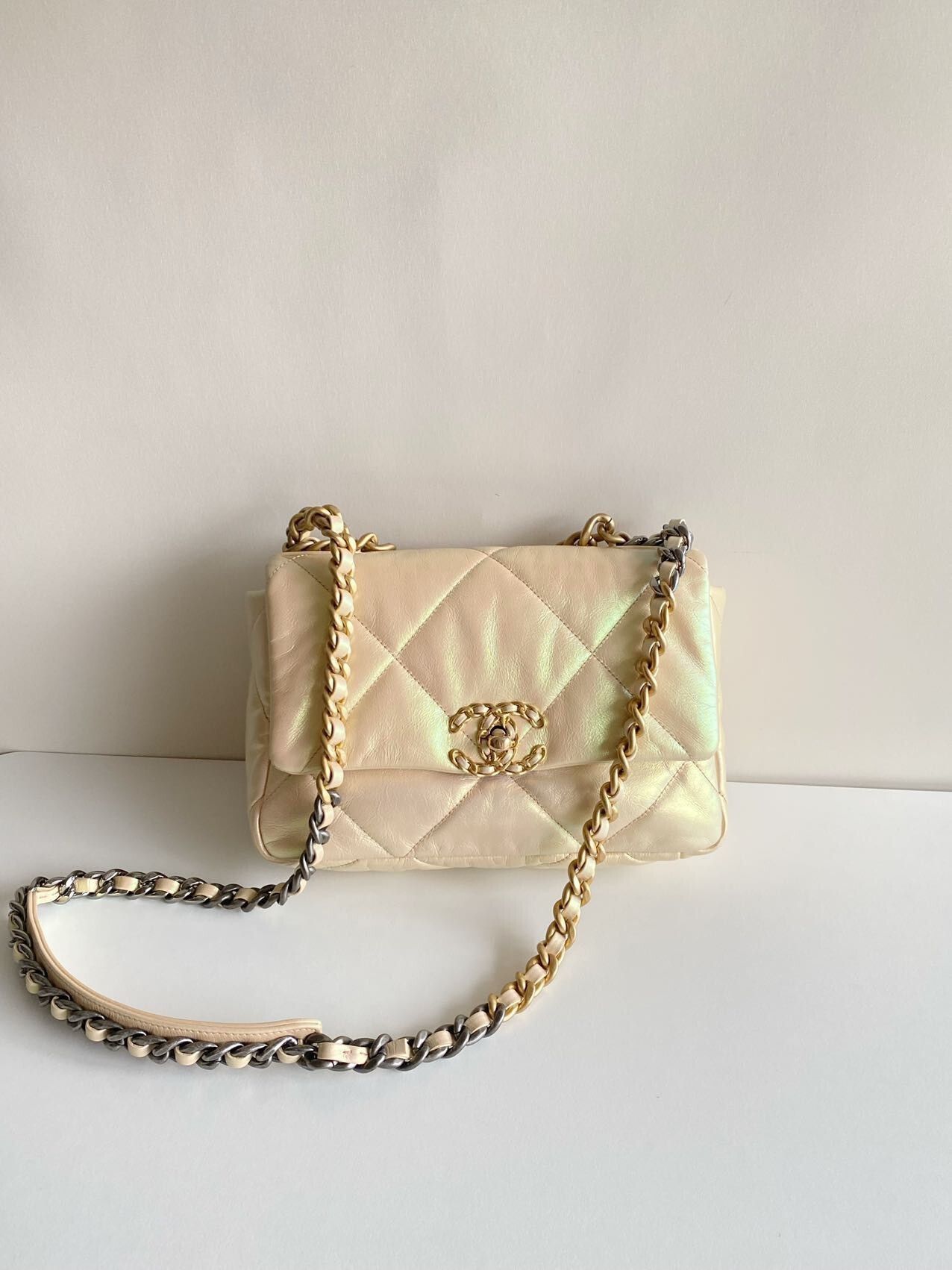 Chanel Pre-loved Bag Very good condition Size ONE SIZE - 1 Thumbnail