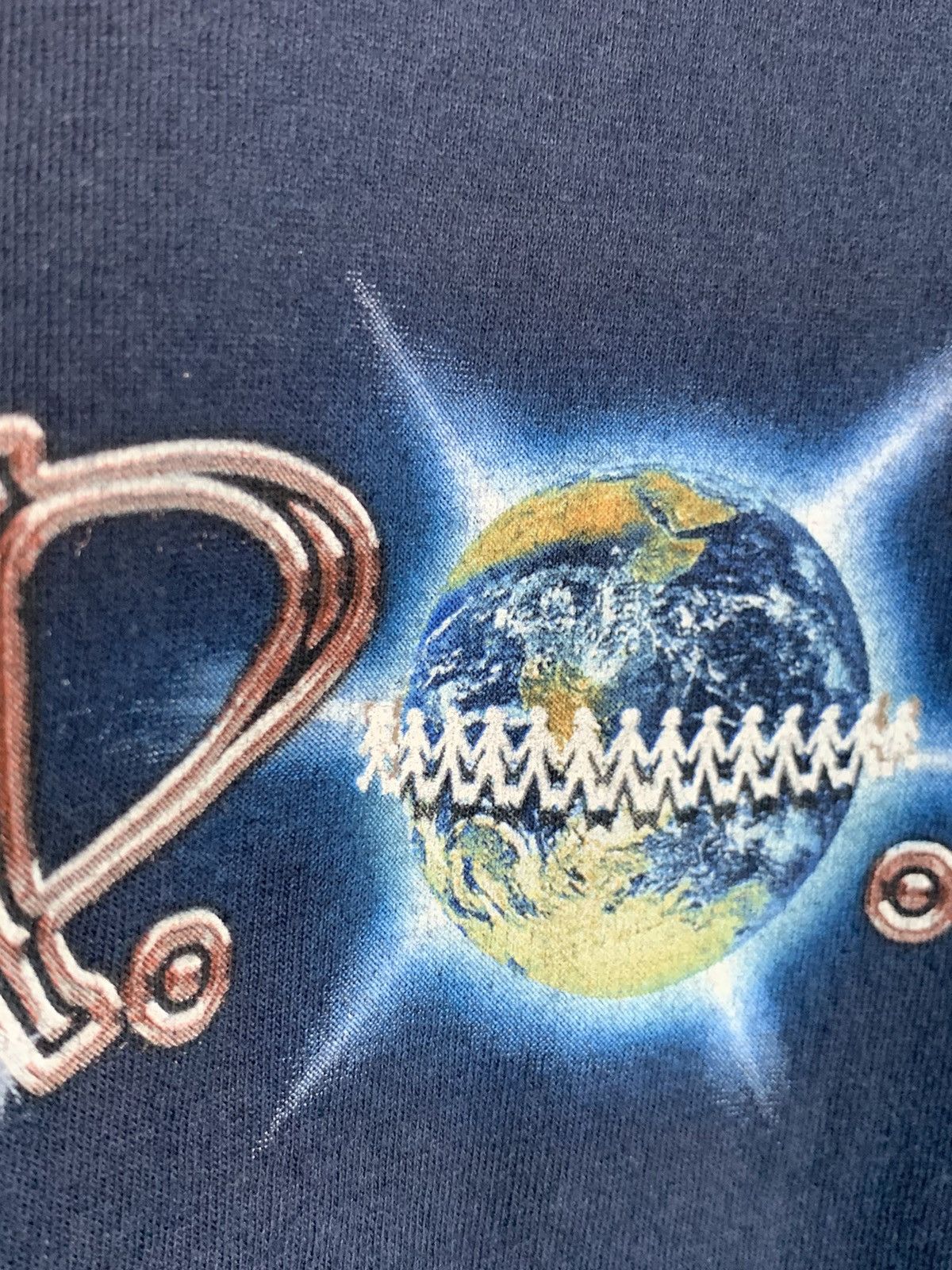 Band Tees × Vintage *RARE* Vintage 2001 P.O.D. This World Is A Ghetto Band Shirt Size US L / EU 52-54 / 3 - 7 Thumbnail