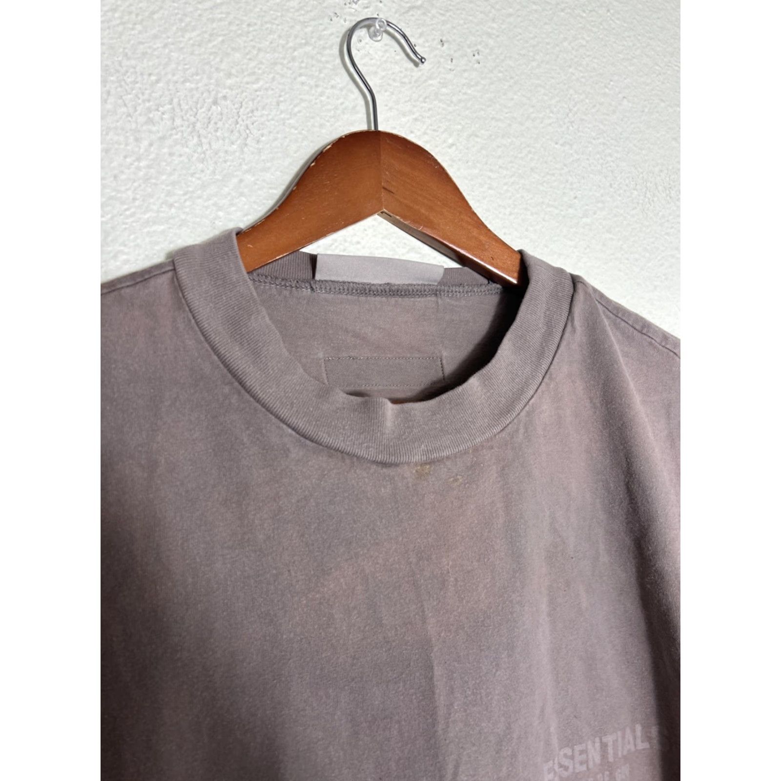 Fear of God VINTAGE Essentials Fear Of God Brown Short Sleeve T Shirt Size S Men Stains Holes Size US S / EU 44-46 / 1 - 3 Thumbnail