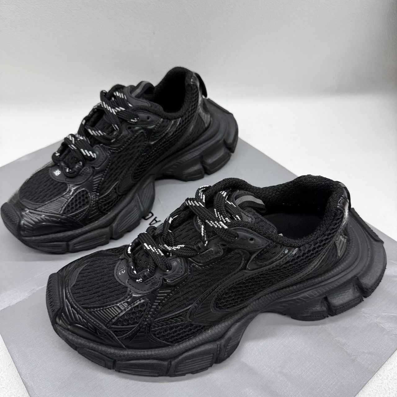 Balenciaga Balenciaga Mesh Black Lowtop Sneakers us_7-5 Women Size US 7.5 / IT 37.5 - 1 Thumbnail