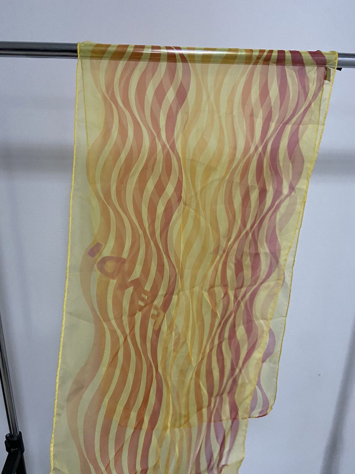 Fendi Fendi silk scarf patterns waves luxury logo FF Size ONE SIZE - 7 Thumbnail