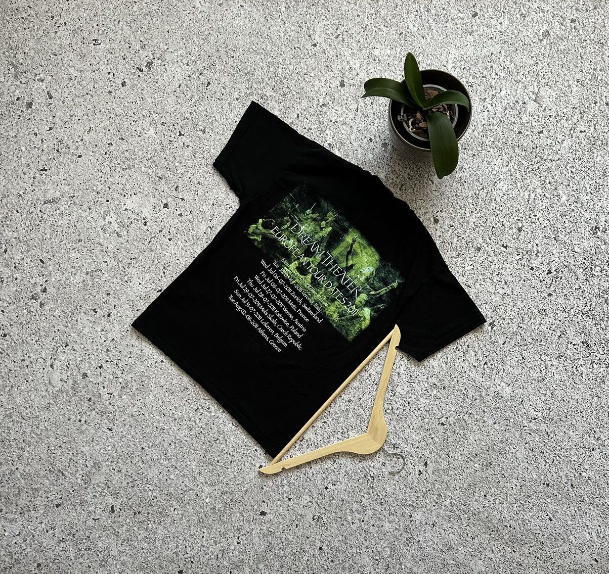 Band Tees × Vintage Vintage Dream Theater European Tour Dates 2011 Band T-Shirt Size US S / EU 44-46 / 1 - 1 Thumbnail