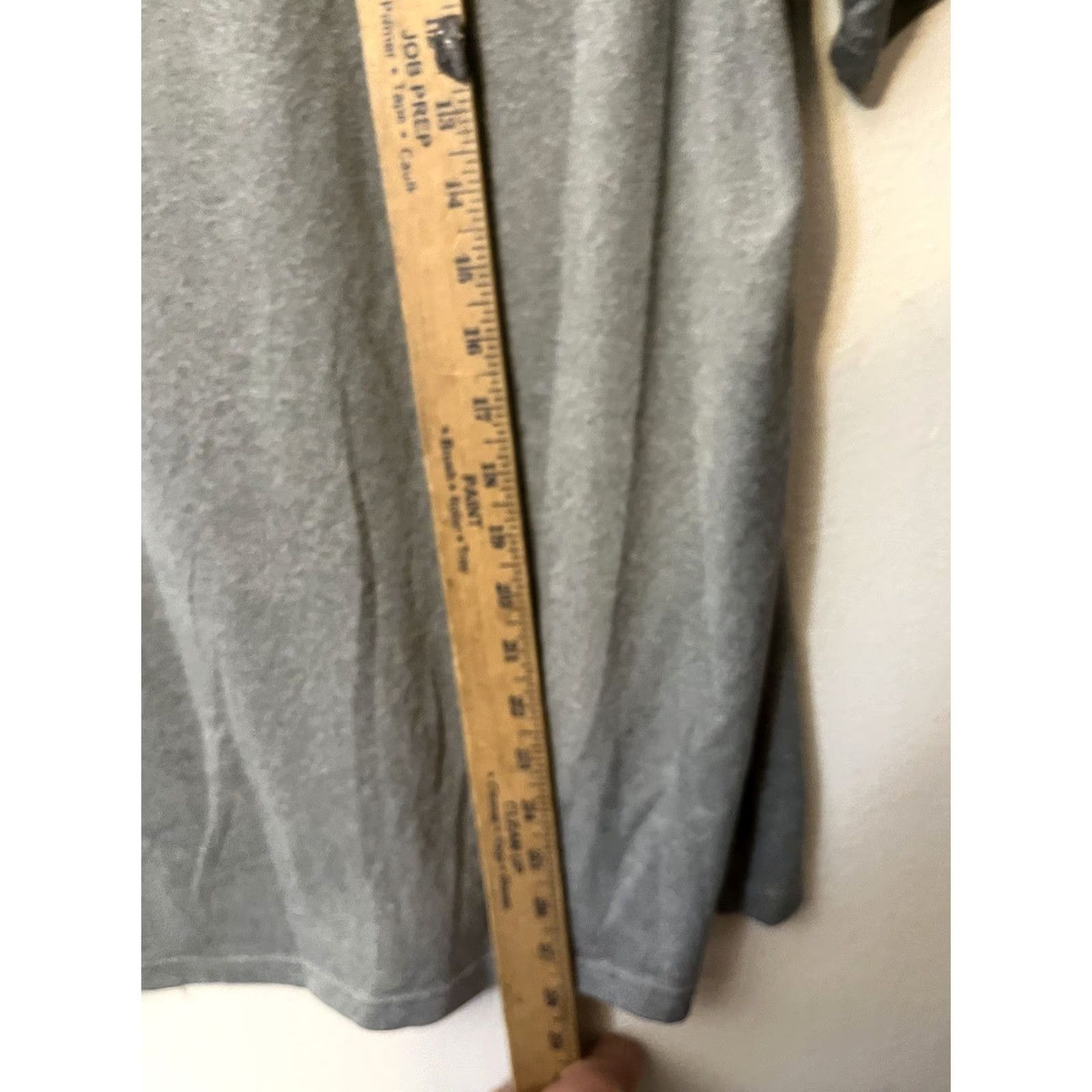 Under Armour Under Armour T-Shirt Men’s Short Sleeve Gray Crew Neck HeatGear Distre Logo Graphic Size US M / EU 48-50 / 2 - 4 Thumbnail