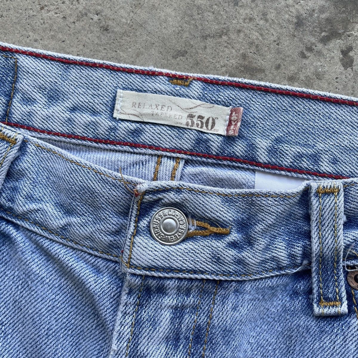 Jean × Levi's × Vintage W29 Vintage Levi’s 550 Relaxed Jeans Faded Denim Pants Size US 29 - 6 Thumbnail