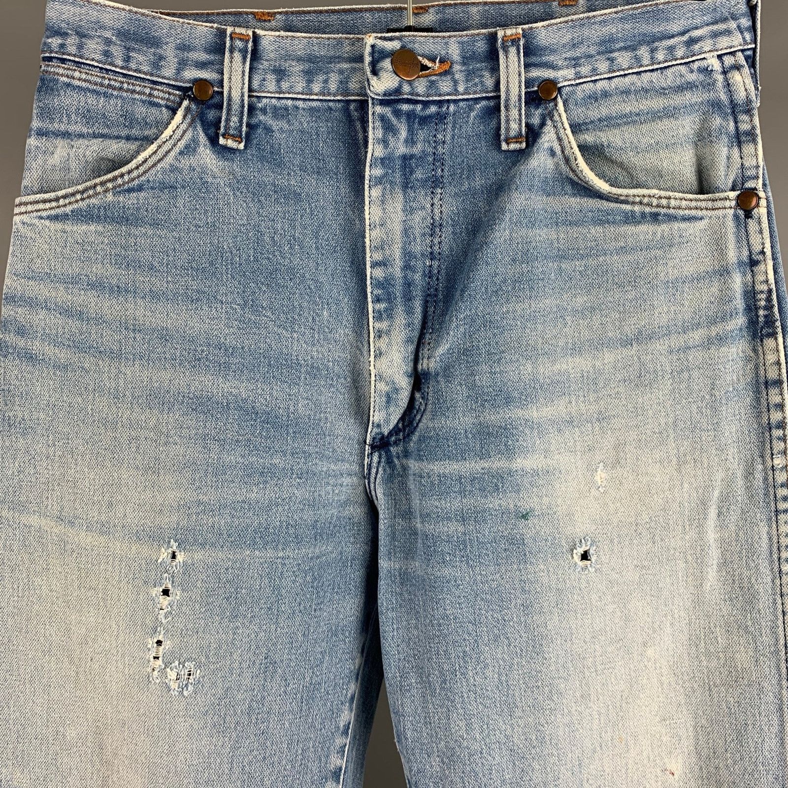 Wrangler WRANGLER Size 31 Blue Distressed Straight Zip Fly Jeans Size US 31 - 2 Thumbnail
