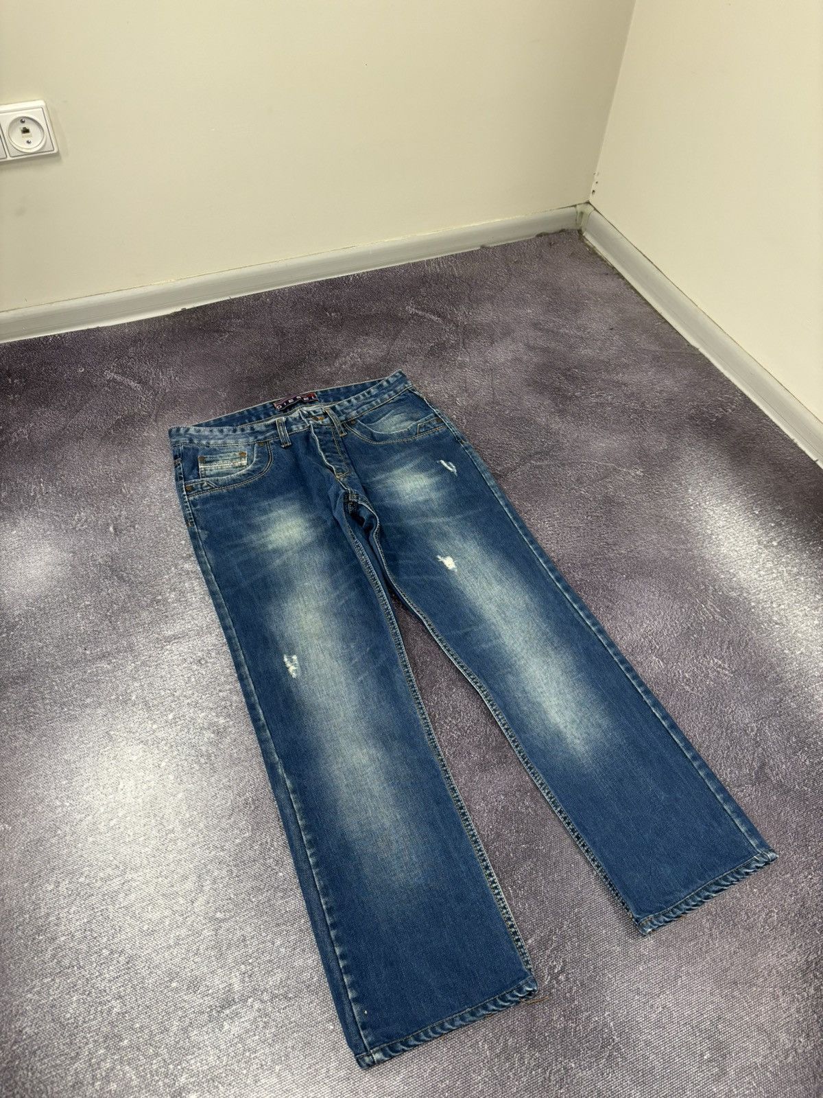 Diesel Vintage Diesel Y2K Faded Denim Hype Baggy Jeans Size US 34 / EU 50 - 10 Thumbnail