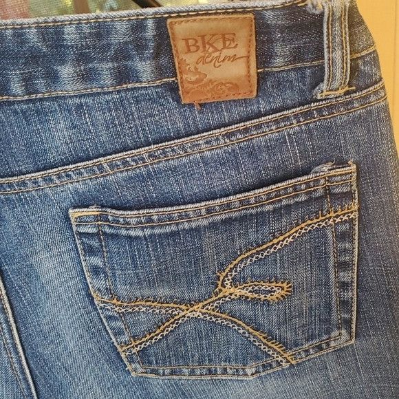BKE BKE Elite Embroidered Sz. 33 x32.5 Flared Blue Jeans Size US 33 - 6 Thumbnail