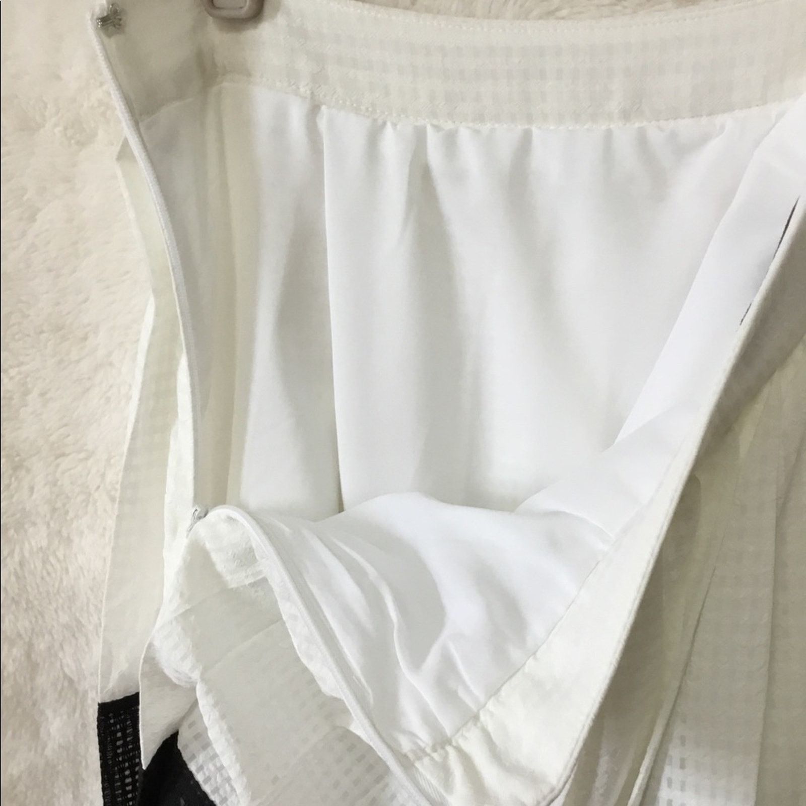 Banana Republic Banana Public White & Black Pleated Midi Skirt Size 28" / US 6 / IT 42 - 4 Thumbnail
