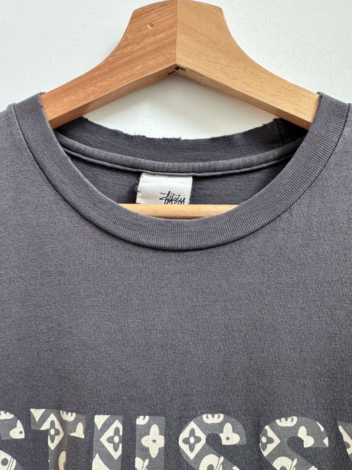 Stussy Vintage Stussy No 4 Monogram LV T-Shirt Size US L / EU 52-54 / 3 - 4 Thumbnail