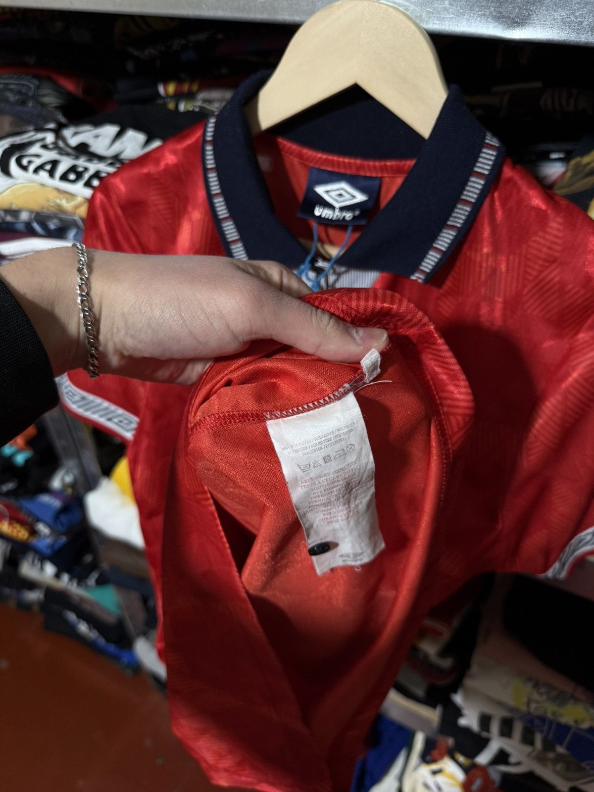 Umbro UMBRO ENGLAND 1990 1992 AWAY FOOTBALL SOCCER JERSEY Size US S / EU 44-46 / 1 - 8 Thumbnail
