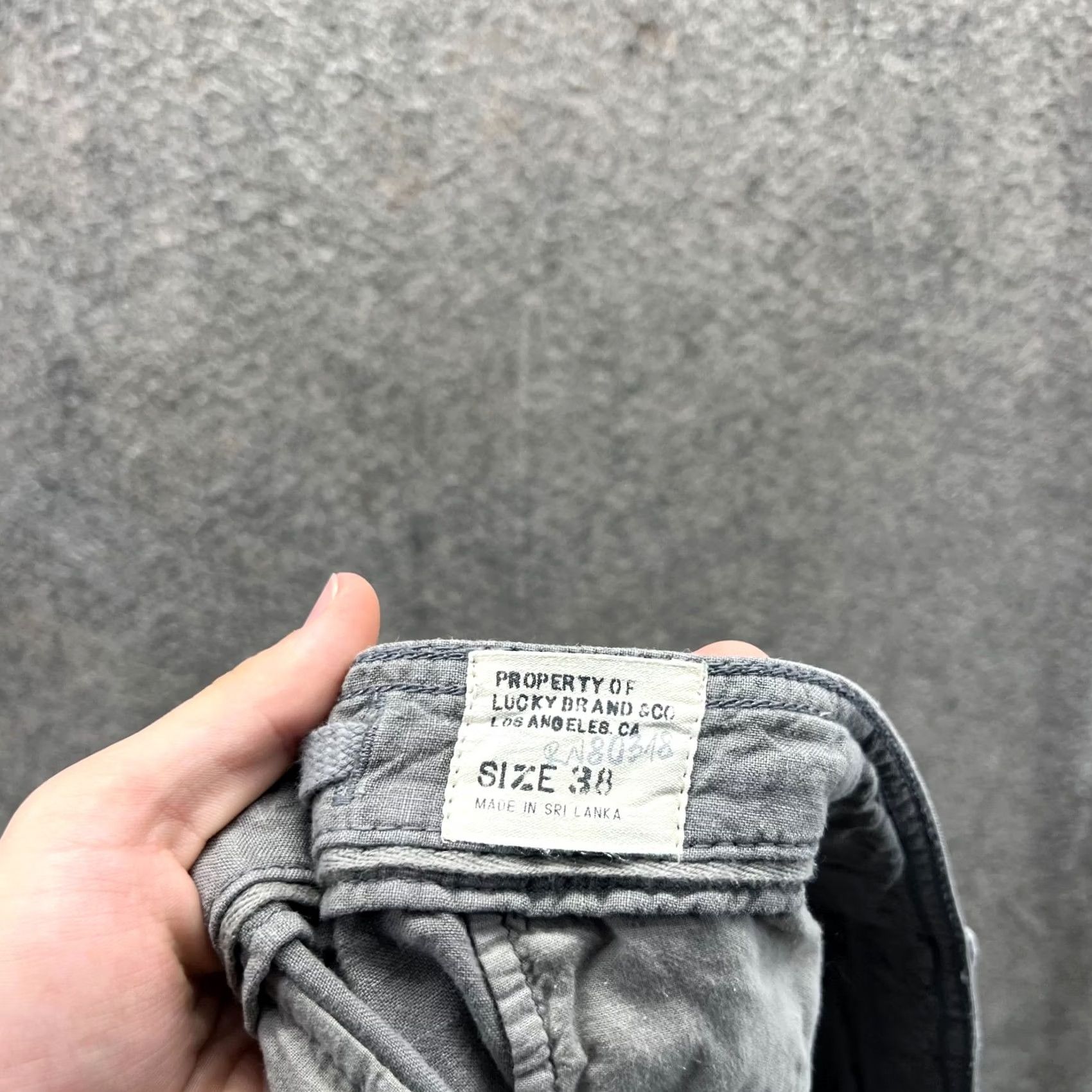 Lucky Brand Lucky Brand Shorts Mens 38 Gray Chino Linen Lightweight Drawstring Cargo Pockets Casual Flat Front Regular Rise 9 in Inseam 9 in Size US 38 / EU 54 - 3 Thumbnail