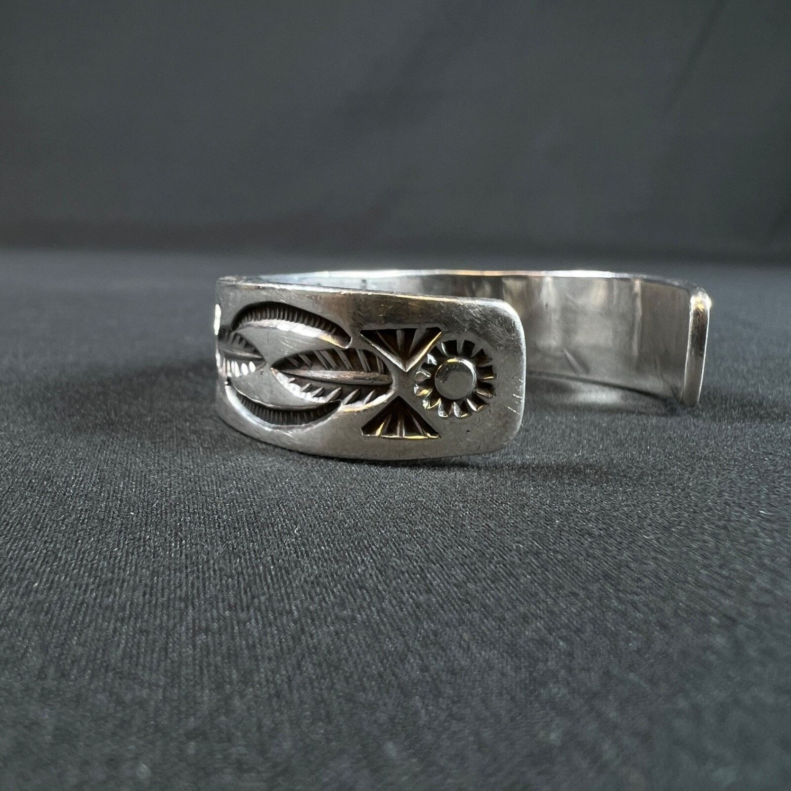 Vintage BEN YELLOW HORSE NAVAJO STERLING TURQUOISE SILVER BRACELET Size ONE SIZE - 5 Thumbnail