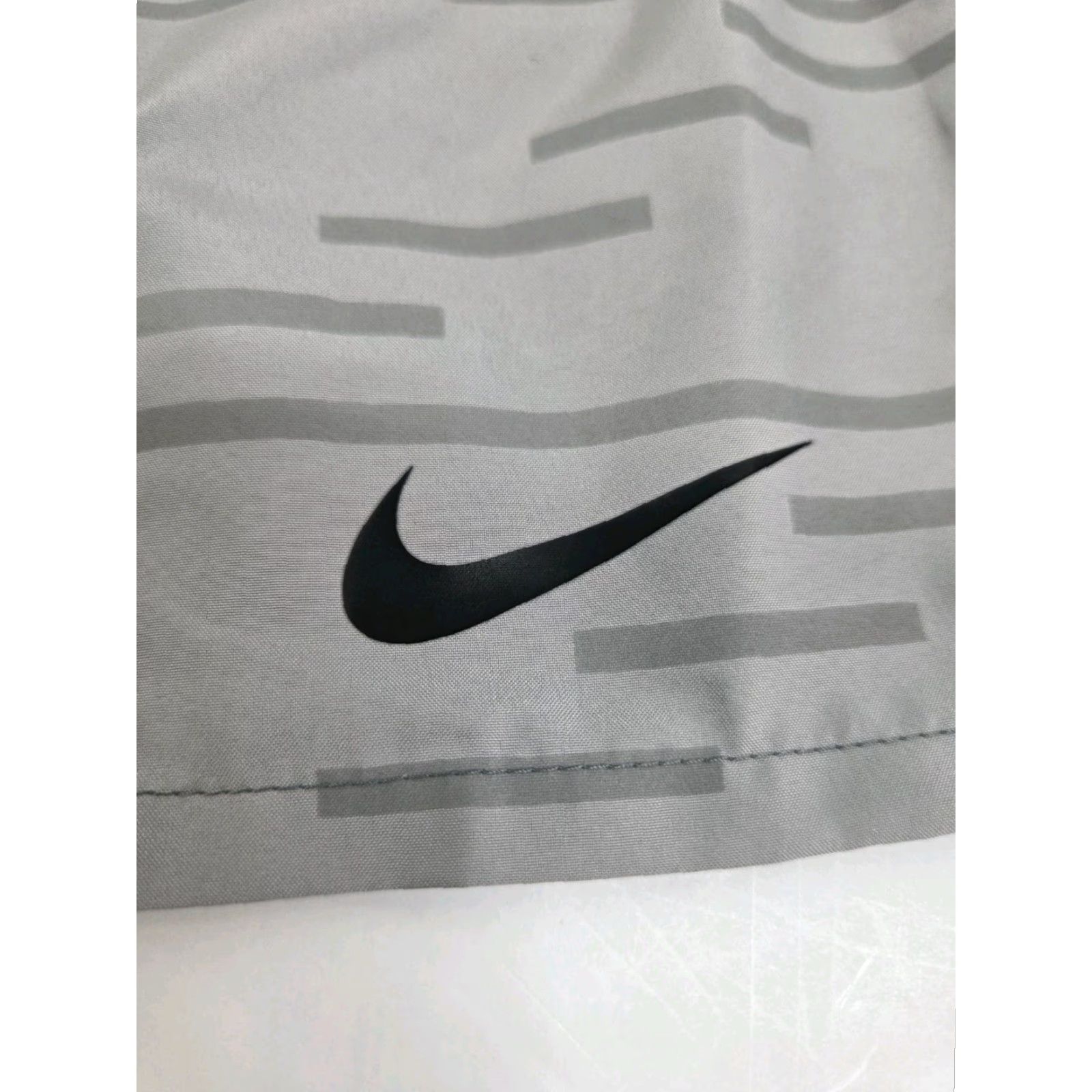 Nike NIKE Dri Fit Mens Grey Striped Lined Running Shorts Pockets Drawstring S 7574 Size US 29 - 4 Thumbnail