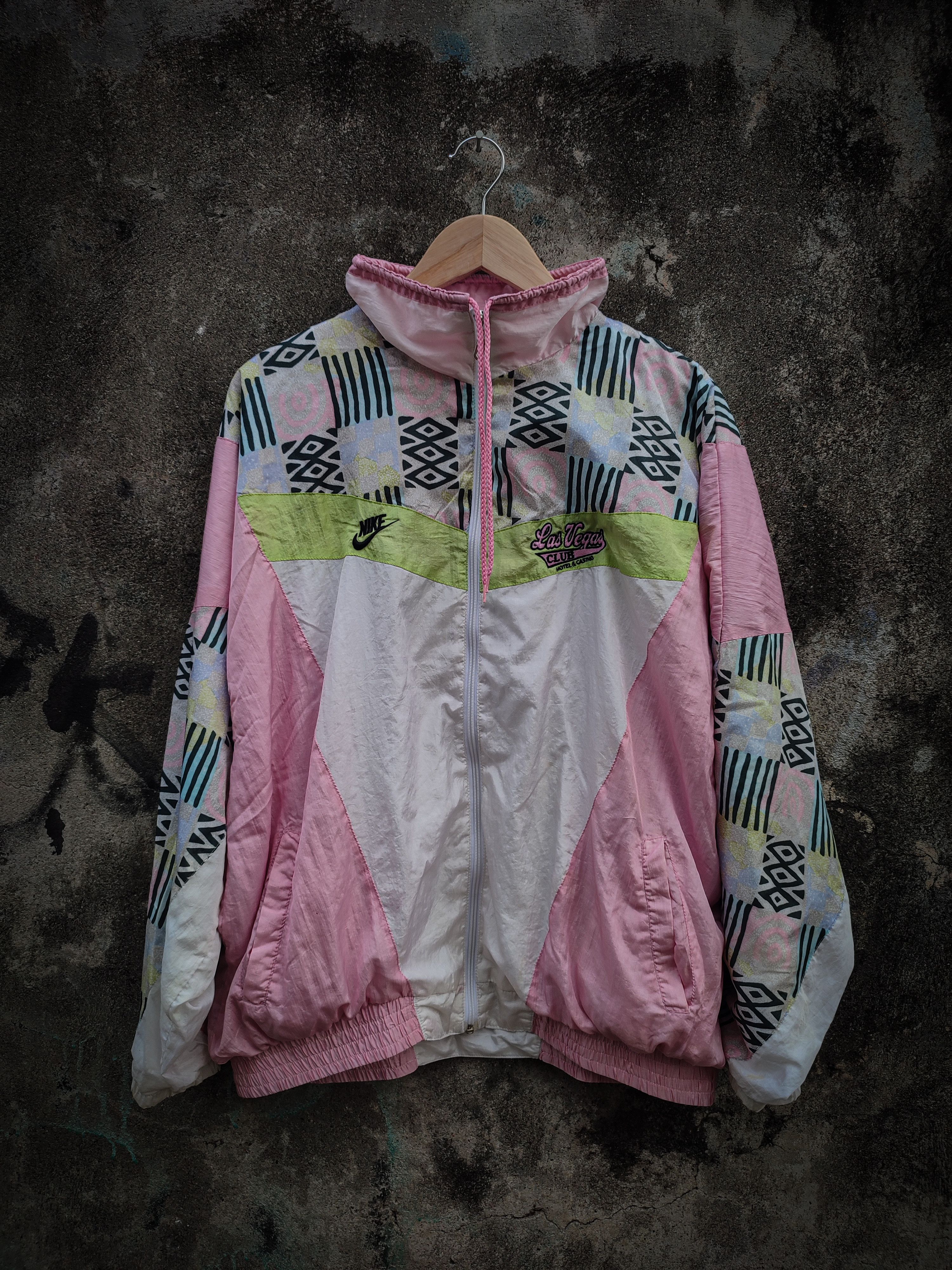 Nike × Vintage Vintage Nike Windbreaker X Las Vegas Club Hotel & Casino Size US XL / EU 56 / 4 - 1 Thumbnail
