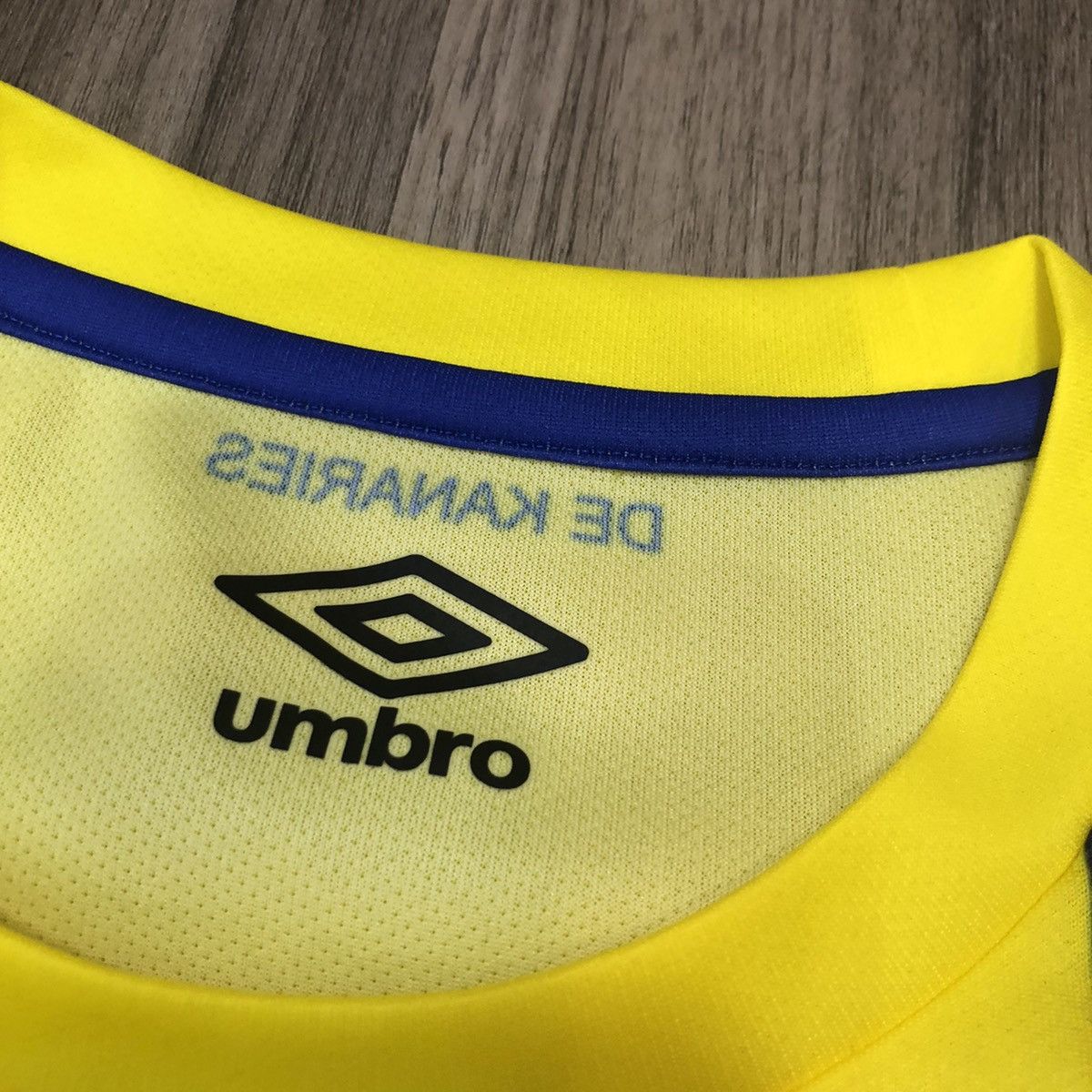Umbro Sint-truiden 19/20 home jersey Size US S / EU 44-46 / 1 - 8 Thumbnail
