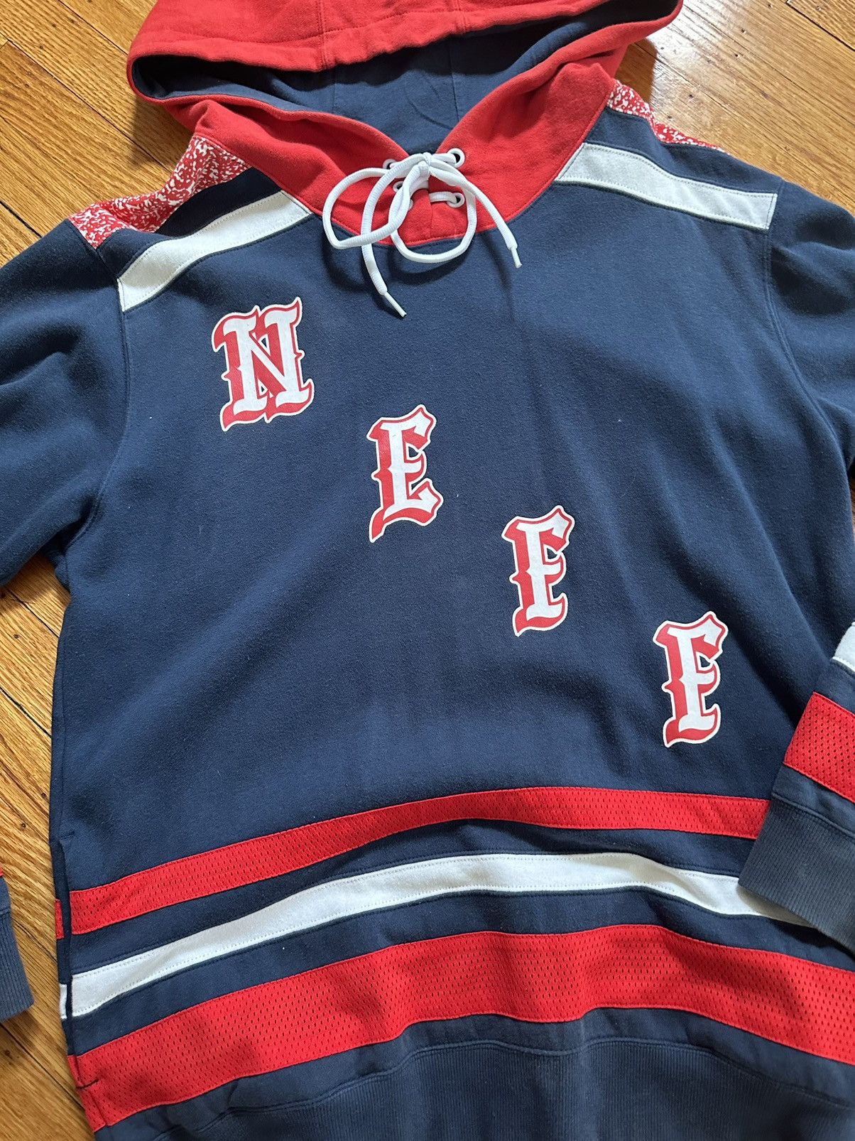 NEFF NEFF hoodie Size Large Hockey Style White/Blue/Red Vintage Size US L / EU 52-54 / 3 - 2 Thumbnail