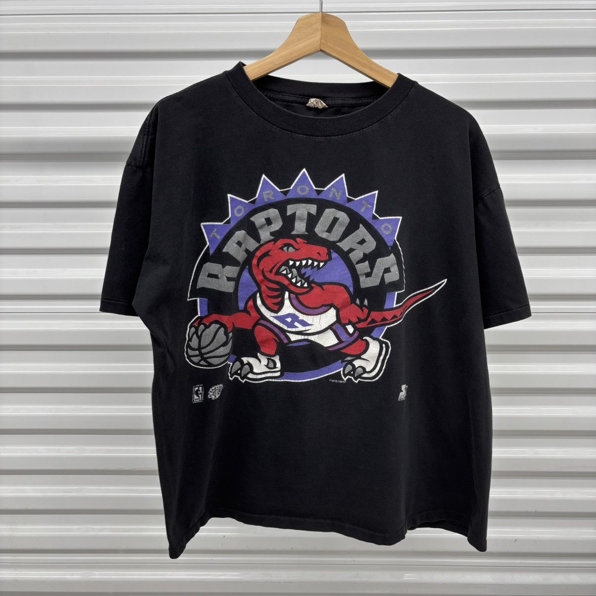 Starter Vintage 1990s Toronto Raptors Starter T-Shirt Size US L / EU 52-54 / 3 - 1 Thumbnail