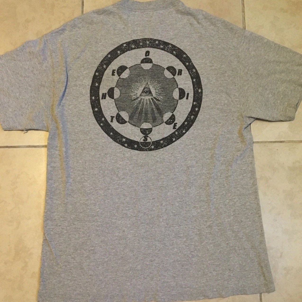 Spitfire Spitfire Theories Of Atlantis TOA Shirt XL Gray Distressed Skateboarding Grunge 80s 90s USA California Hip Hop Punk Retro Rock Religion? (Oops) Size US XL / EU 56 / 4 - 2 Thumbnail