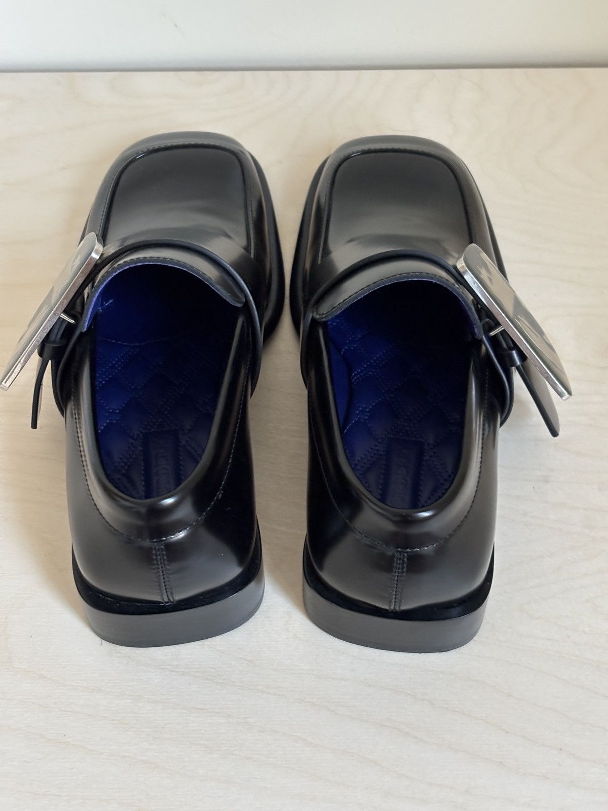 Burberry BURBERRY Shield Leather Loafers in Black Size US 6 / IT 36 - 5 Thumbnail