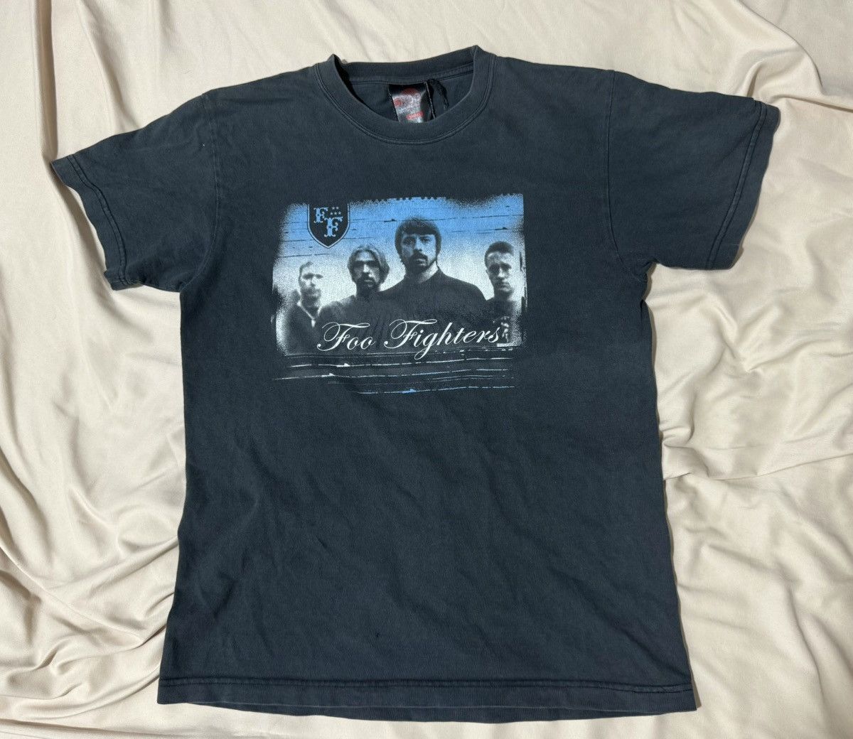 Vintage Vintage 2000s Foo Fighters In Your Honor 2006 Tour T Shirt Size US S / EU 44-46 / 1 - 1 Thumbnail
