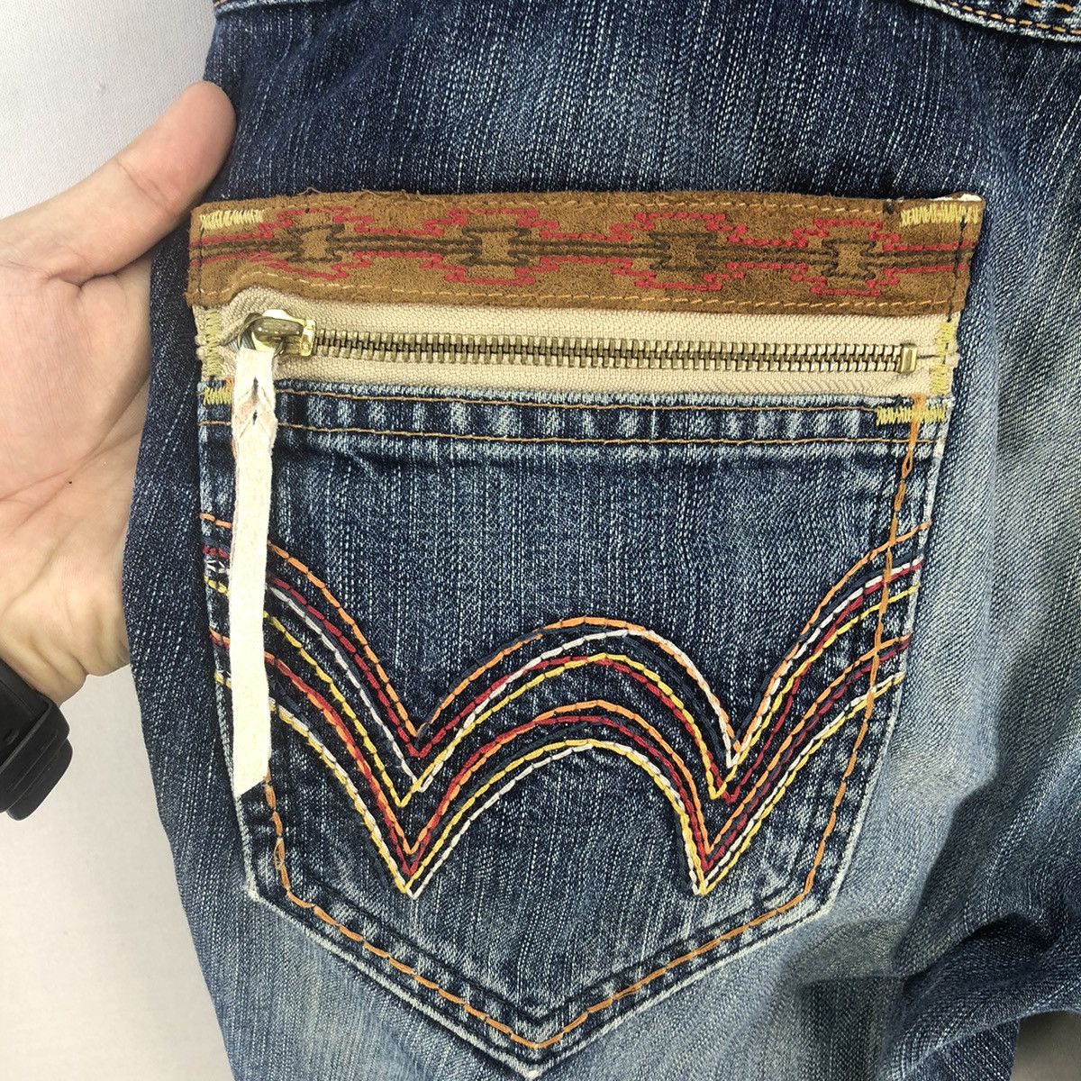 Edwin Vintage 2000s Distressed Edwin Navajo Short Pants Size US 37 - 10 Thumbnail