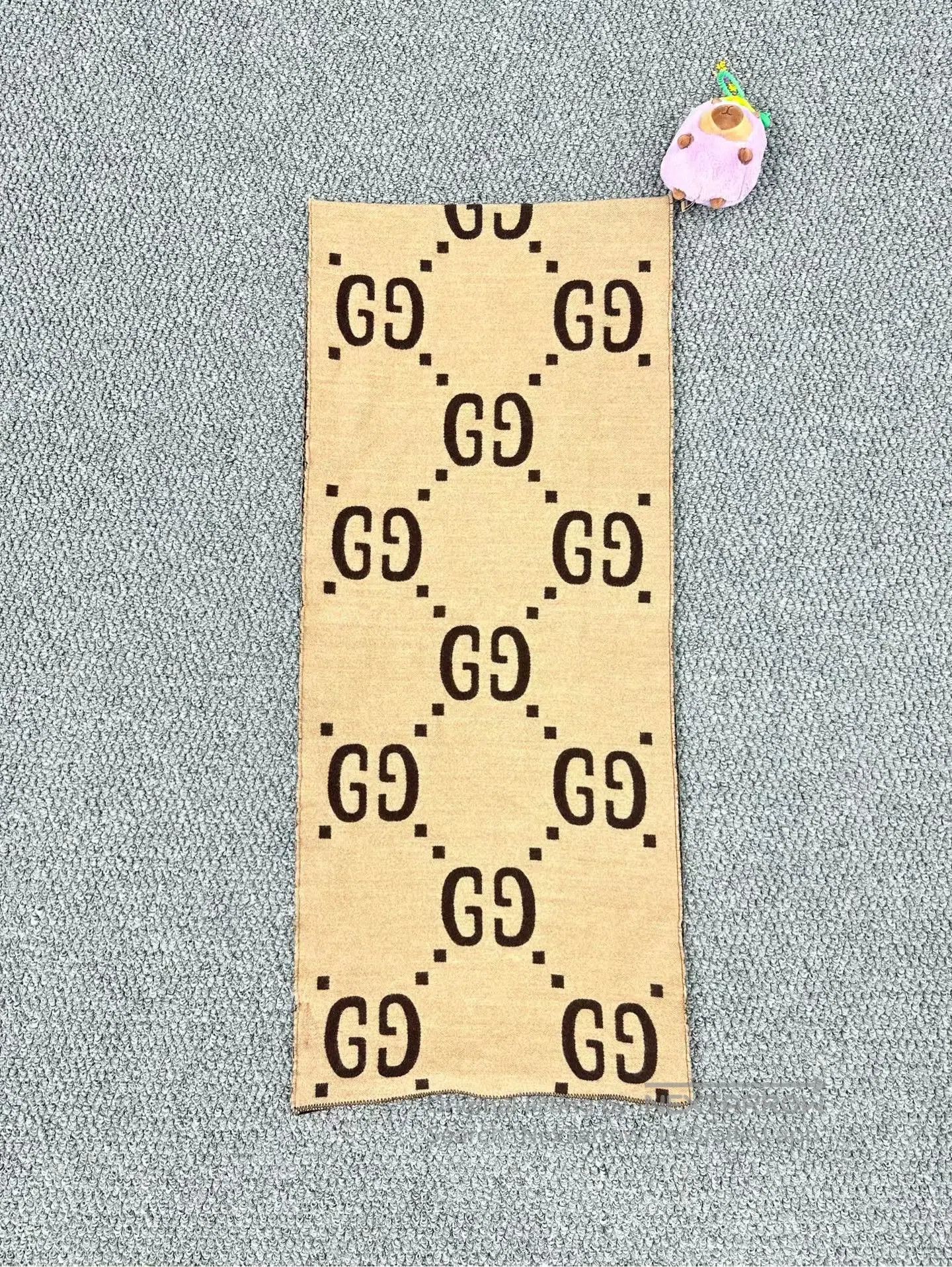 Gucci Guicci Caramel Double-Sided Full Print Logo Cashmere Scarf Size ONE SIZE - 2 Thumbnail