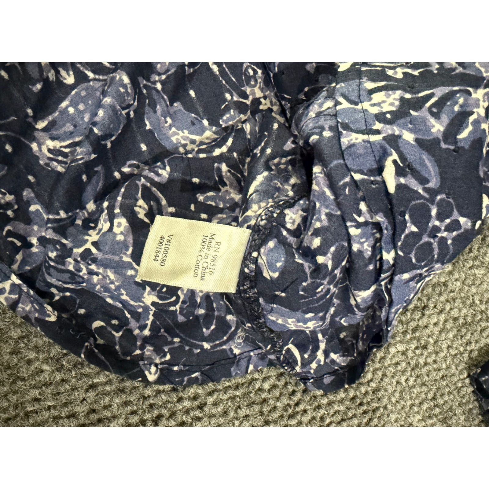 Coldwater Creek Coldwater Creek Button Up Shirt Womens Petite Medium Blue Floral Long Sleeve Blouse Shirt Casual Embroidered Button Cotton Lightweight Classic Size M / US 6-8 / IT 42-44 - 6 Thumbnail