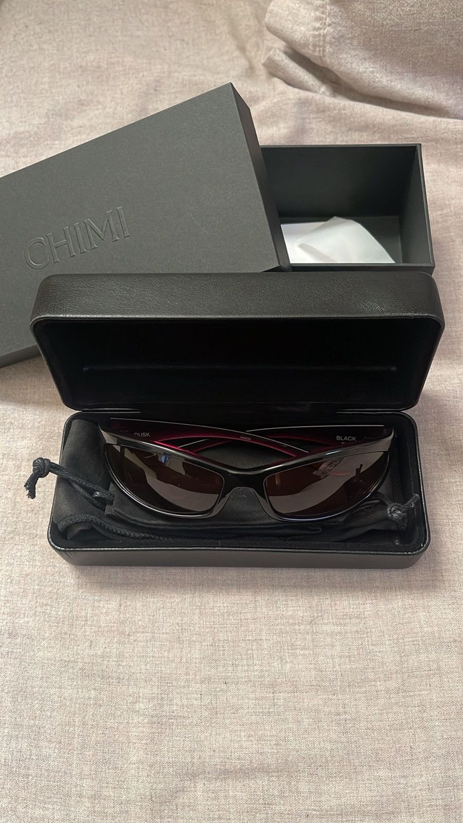 CHIMI CHIMI | DUSK / BLACK & GRAPHITE RED LENS SUNGLASSES | Y2K Size ONE SIZE - 5 Thumbnail