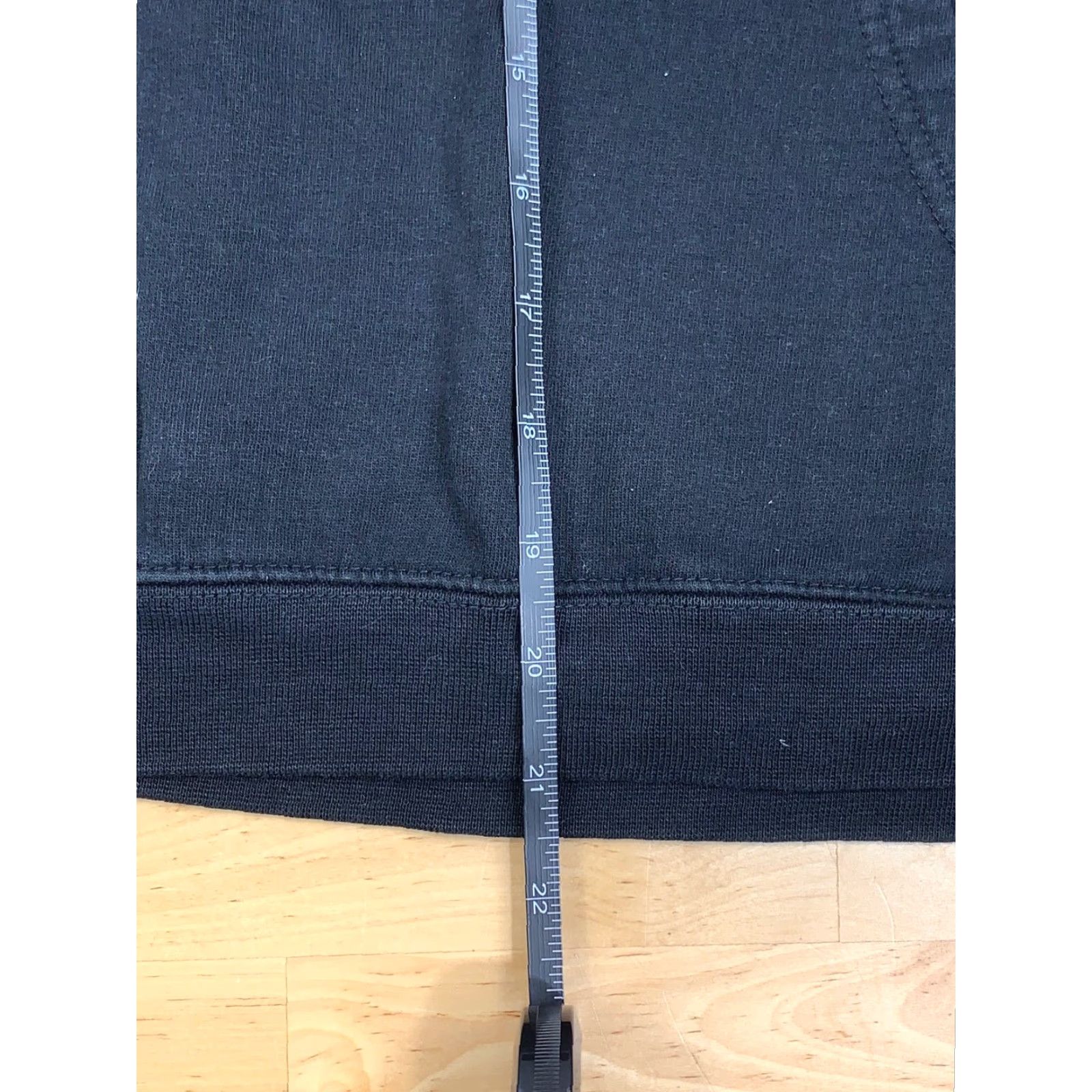 Vintage La Familia Floral Crane Floral Black Hoodie Men S Black Floral Hoodie Casual Pullover Hooded S La Familia Mens Size US S / EU 44-46 / 1 - 5 Thumbnail