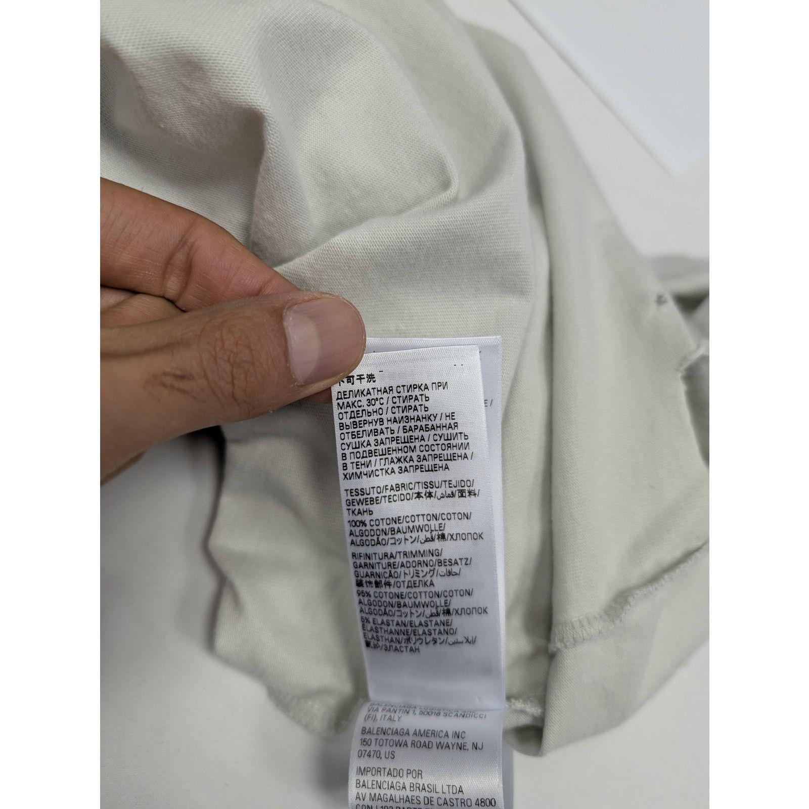 Balenciaga o1rshd1 Short Sleeve Cropped T-Shirt in White Size US L / EU 52-54 / 3 - 15 Thumbnail