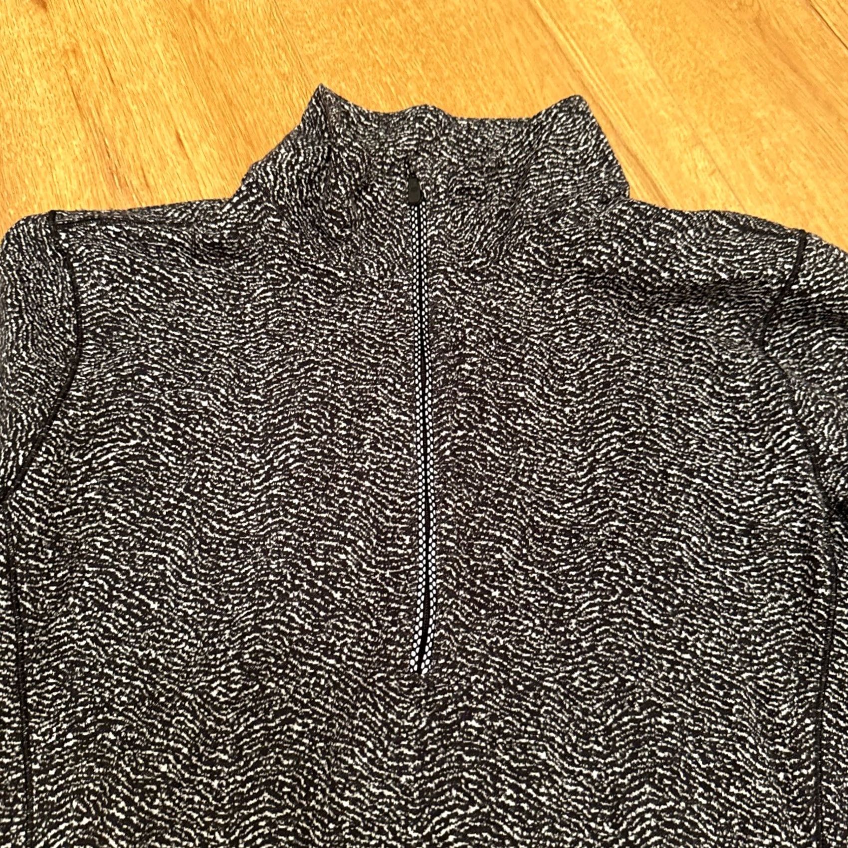 Lululemon Lululemon Outrun Half Zip Ripple Jacquard Size 12 Black White Thumb Holes Yoga Womens Kak? Size XL / US 12-14 / IT 48-50 - 3 Thumbnail