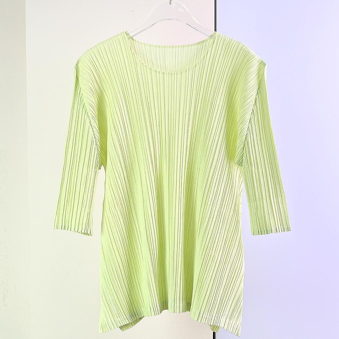 Pleats Please Issey Miyake Pleats Please Issey Miyake Green Pleated Top Size 3 Size M / US 6-8 / IT 42-44 - 1 Thumbnail