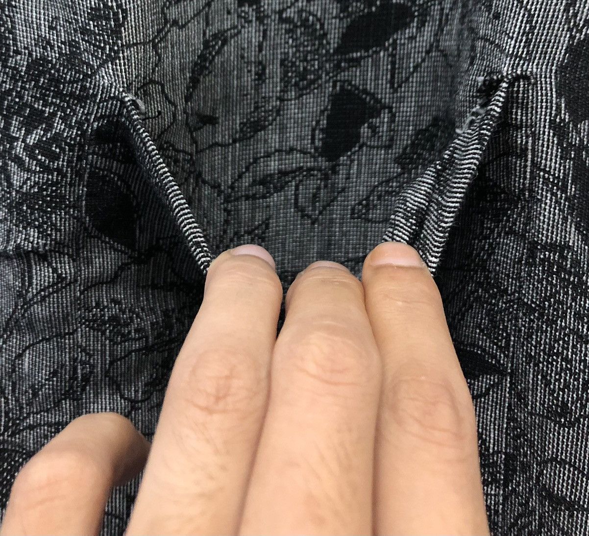 Givenchy Vintage Givenchy Gentlemen Paris Made In Italy Shirt Button Size US M / EU 48-50 / 2 - 6 Thumbnail