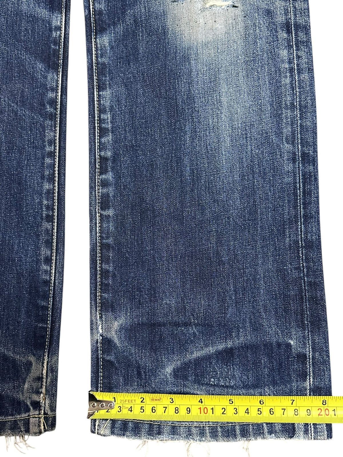 Uniqlo Vintage Japanese Uniqlo Blue Faded Wash Distress Loose Jeans Size US 32 / EU 48 - 16 Thumbnail