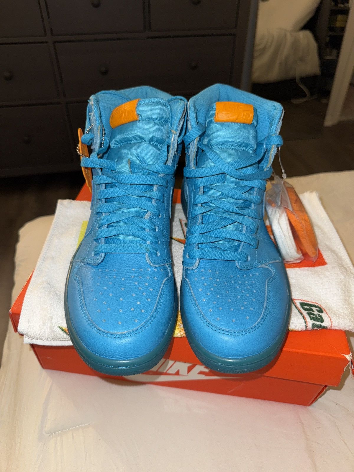 Gatorade × Jordan Brand × Nike Air Jordan 1 Gatorade Size US 8.5 / EU 41-42 - 7 Thumbnail
