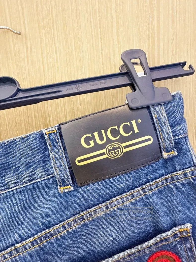 Gucci Gucci Wool-edged blue denim shorts letter logo embroidery Size 25" / US 0 / IT 36 - 3 Thumbnail