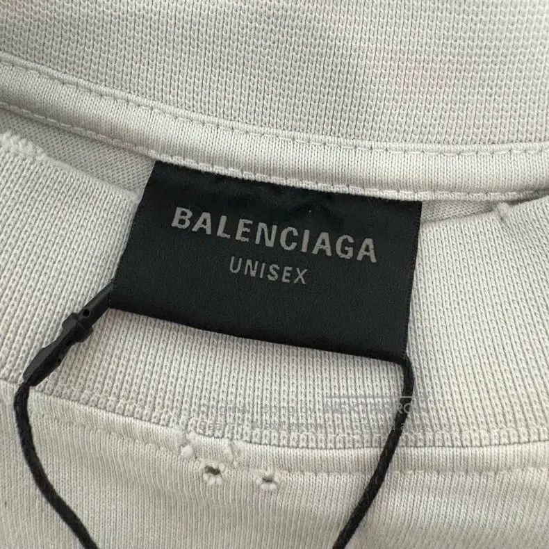 Balenciaga Balenciaga White Distressed Front and Back Tape Logo Short Size US XS / EU 42 / 0 - 3 Thumbnail