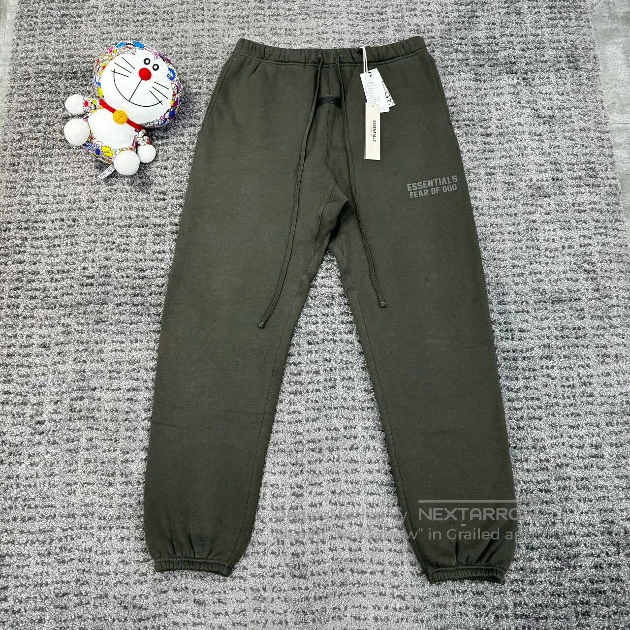 Fear of God fog essentials gray black logo sweatpants. Size US 32 / EU 48 - 1 Thumbnail