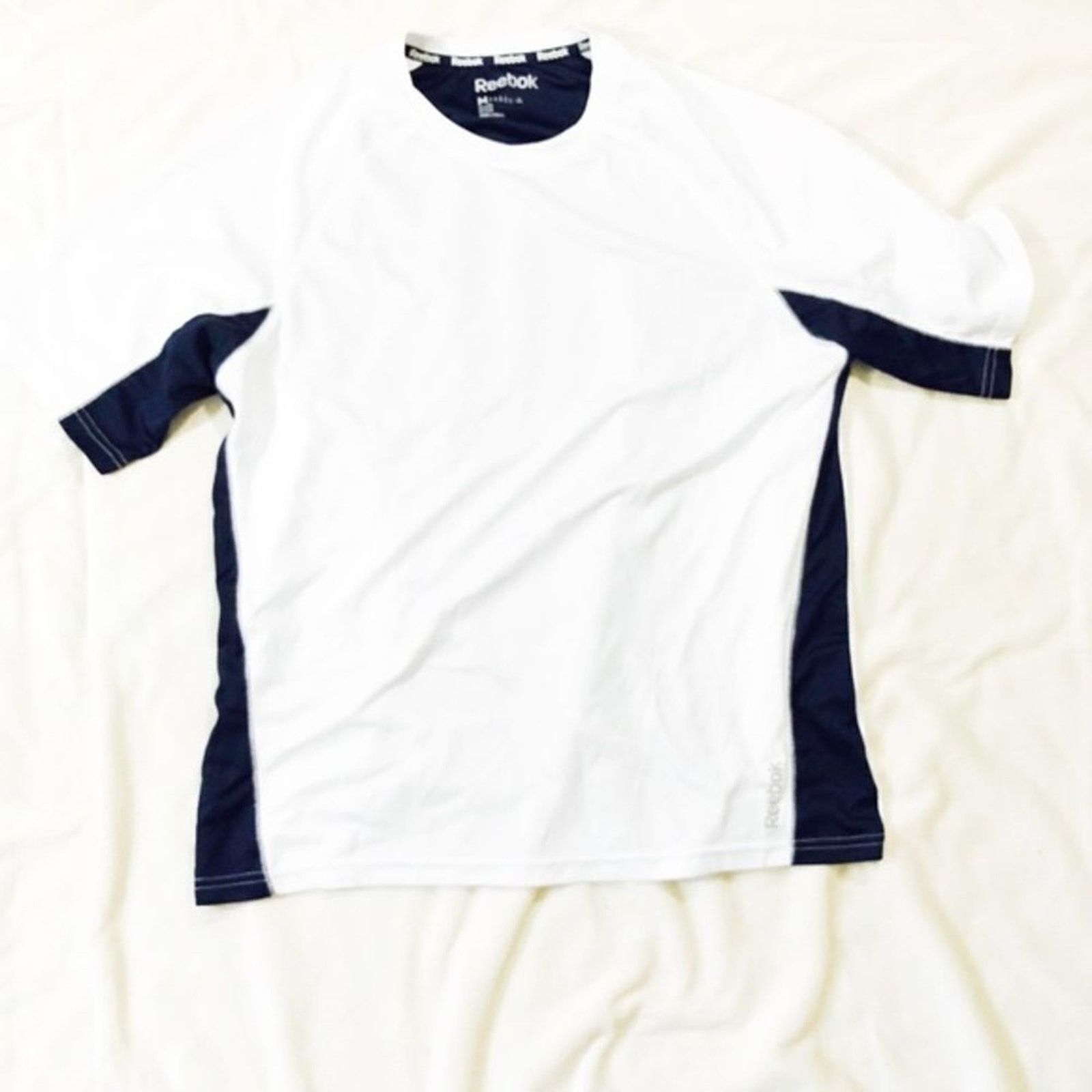 Reebok Reebok White and Navy Blue Tech Shirt | Sz M Size US M / EU 48-50 / 2 - 5 Thumbnail