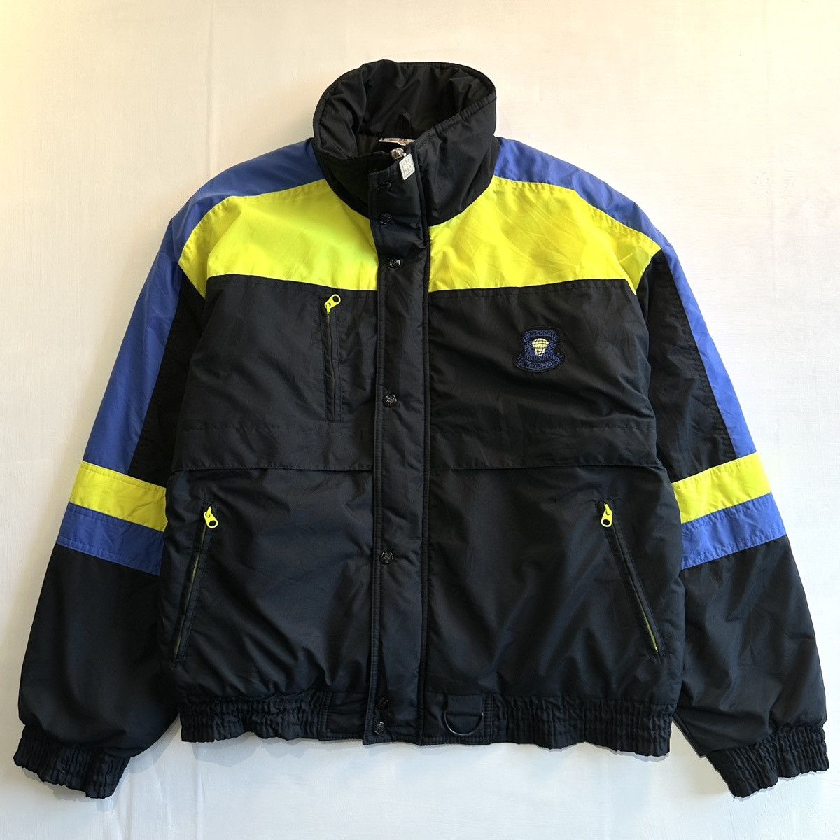 Givenchy Vintage GIVENCHY Active Sport Nylon Puff Jacket Size US L / EU 52-54 / 3 - 1 Thumbnail