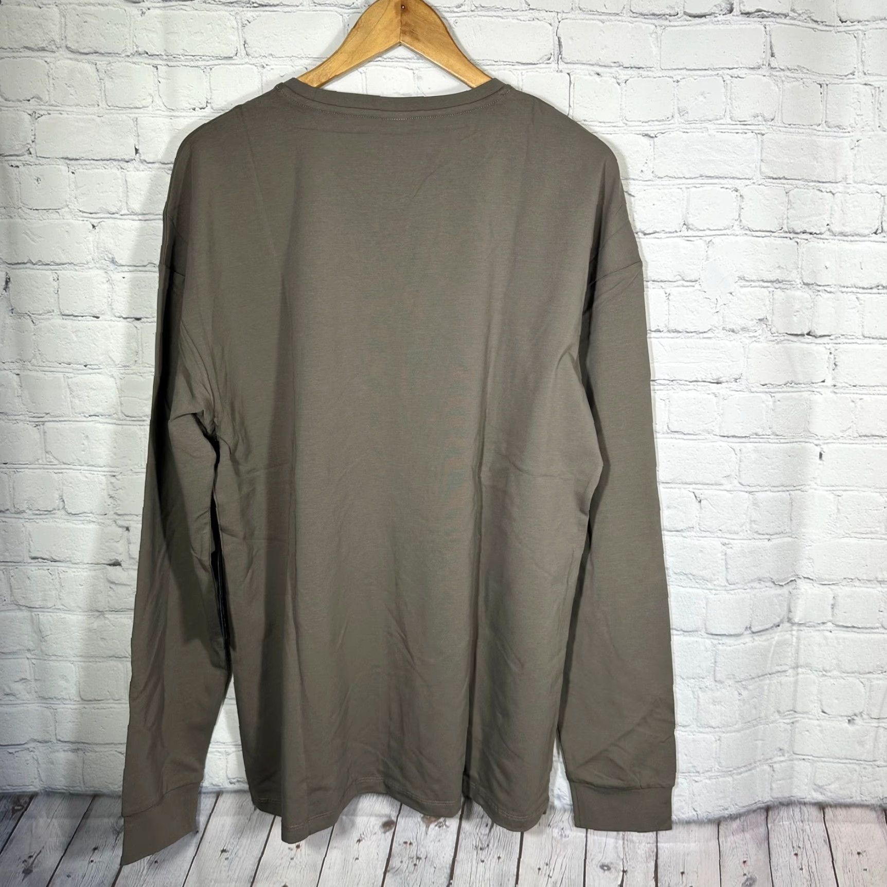 Vintage Alphalete Wolf Head Oversized LS Tee Desert Taupe Mens T-Shirt Crew Neck Brown Size US M / EU 48-50 / 2 - 6 Thumbnail