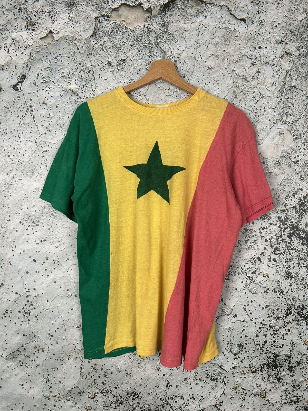 Vintage Vintage Senegal Graphic Tee Flag 90s Sprotswear Rare Size US L / EU 52-54 / 3 - 1 Thumbnail