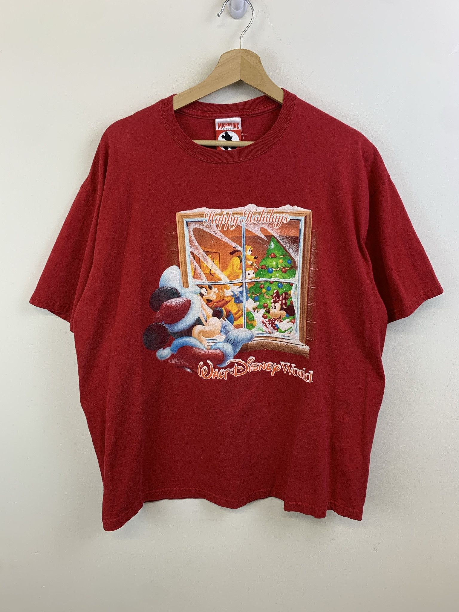 Disney Vintage Disney tee Happy Holidays Mickey Mouse Tee Shirt Size L Size US L / EU 52-54 / 3 - 1 Thumbnail