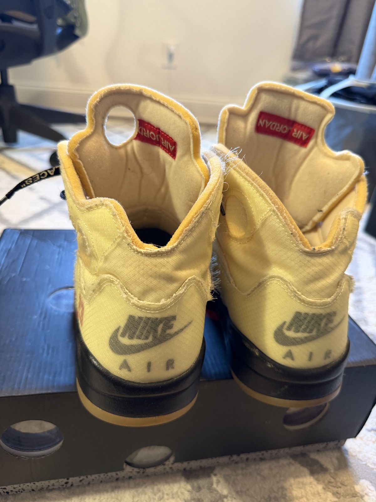 Jordan Brand × Off-White Off white Jordan 5 sail Size US 11 / EU 44 - 11 Thumbnail
