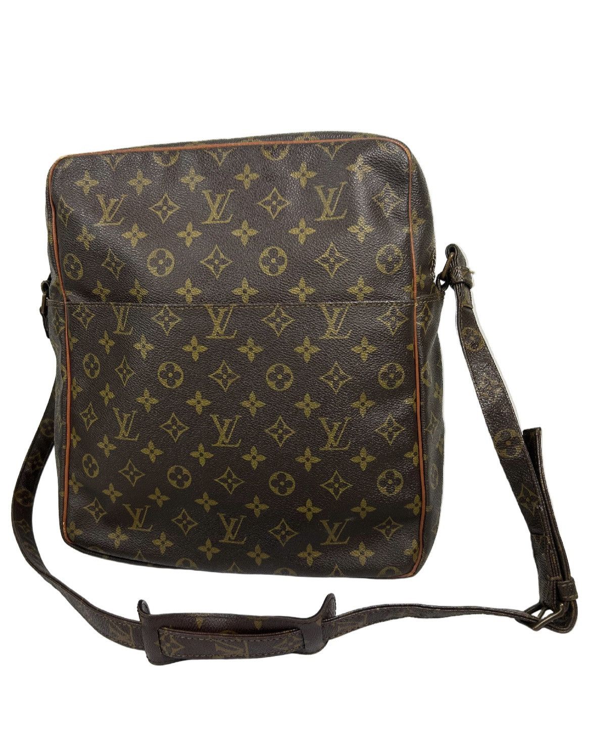 Louis Vuitton Louis Vuitton Monogram Crossbody Bag Size ONE SIZE - 1 Thumbnail