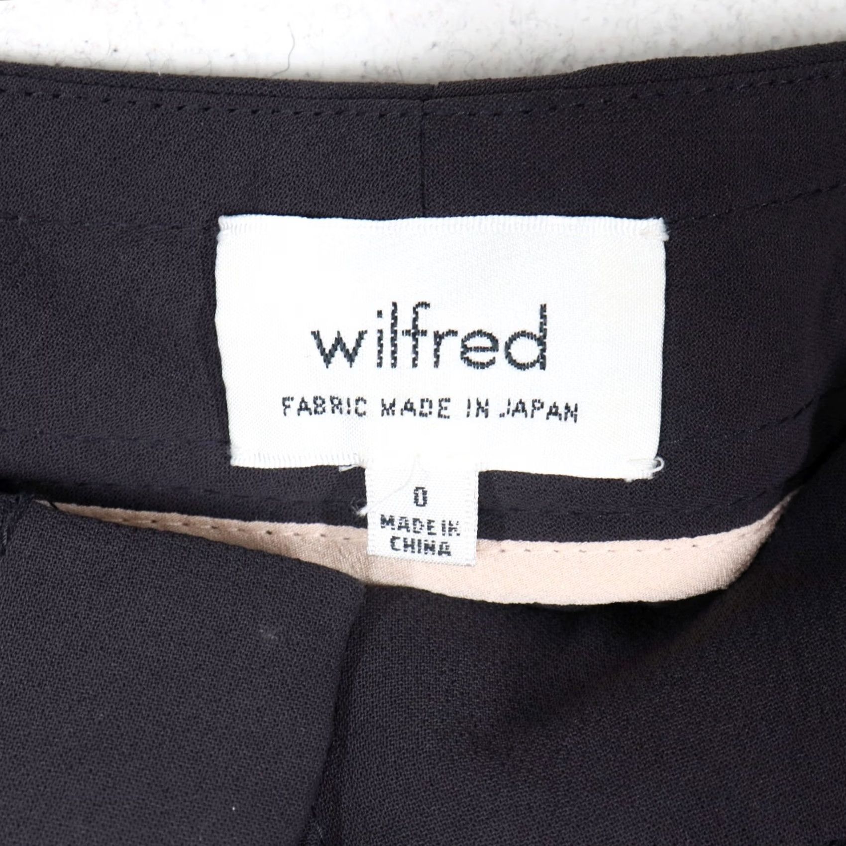 Vintage Womens Wilfred Black Crepe Cropped Jogger Pants Size 0 Drawstring Size 25" / US 0 / IT 36 - 3 Thumbnail