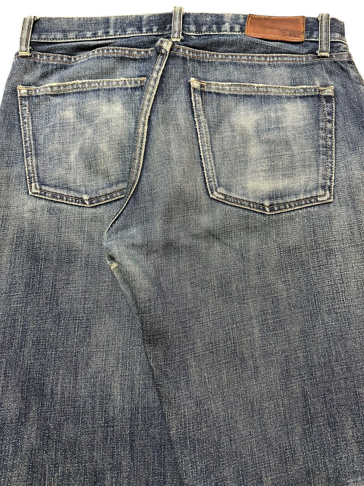 Uniqlo Vintage Japanese Uniqlo Blue Faded Wash Distress Loose Jeans Size US 31 - 6 Thumbnail