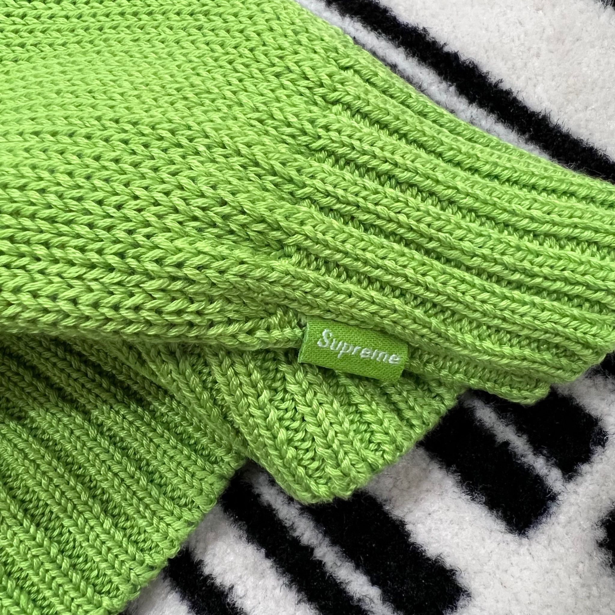 Supreme Supreme Back Logo Neon Green Crewneck Sweater Pullover. Size US M / EU 48-50 / 2 - 5 Thumbnail
